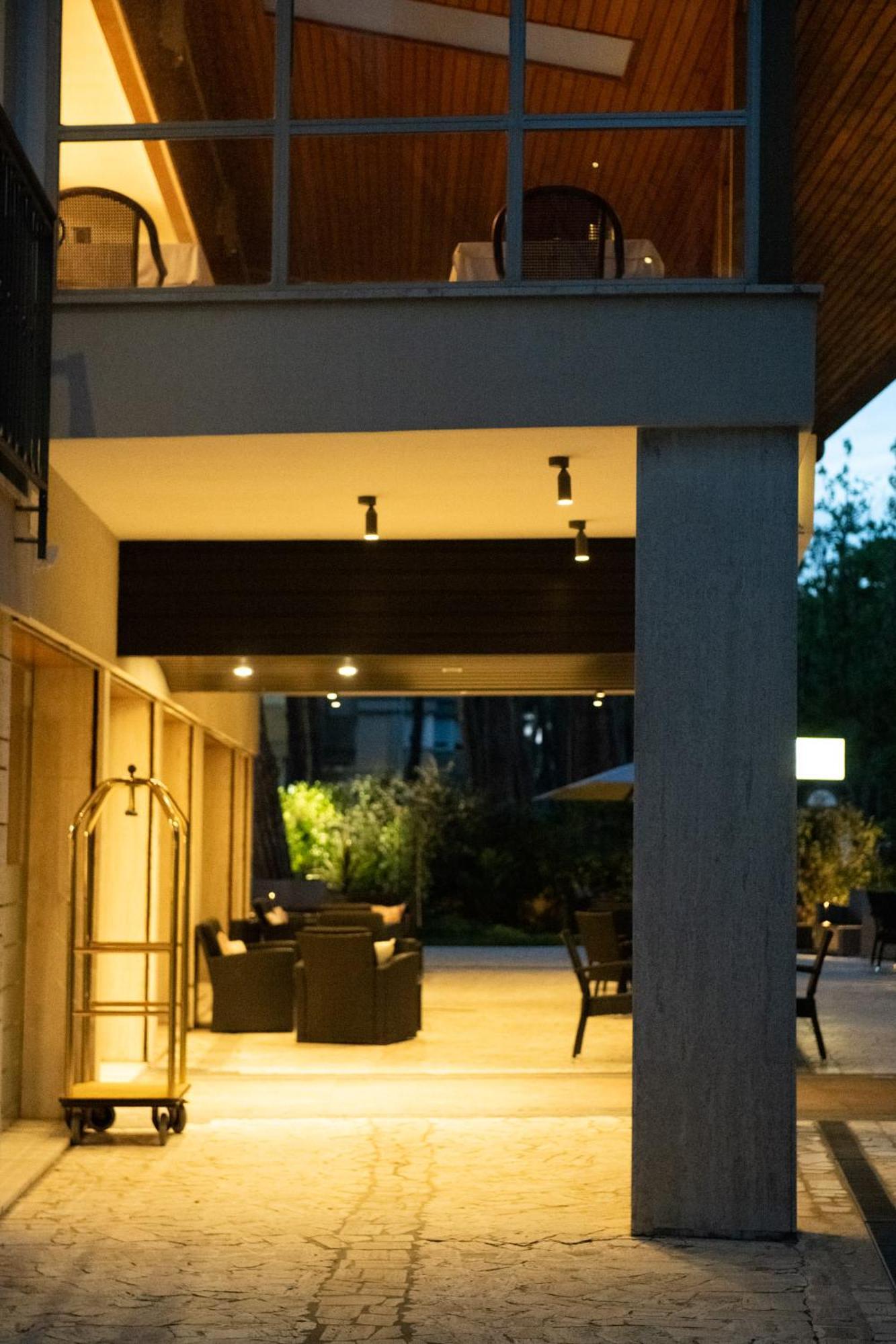 Hotel Corallo Marina Romea Exteriör bild